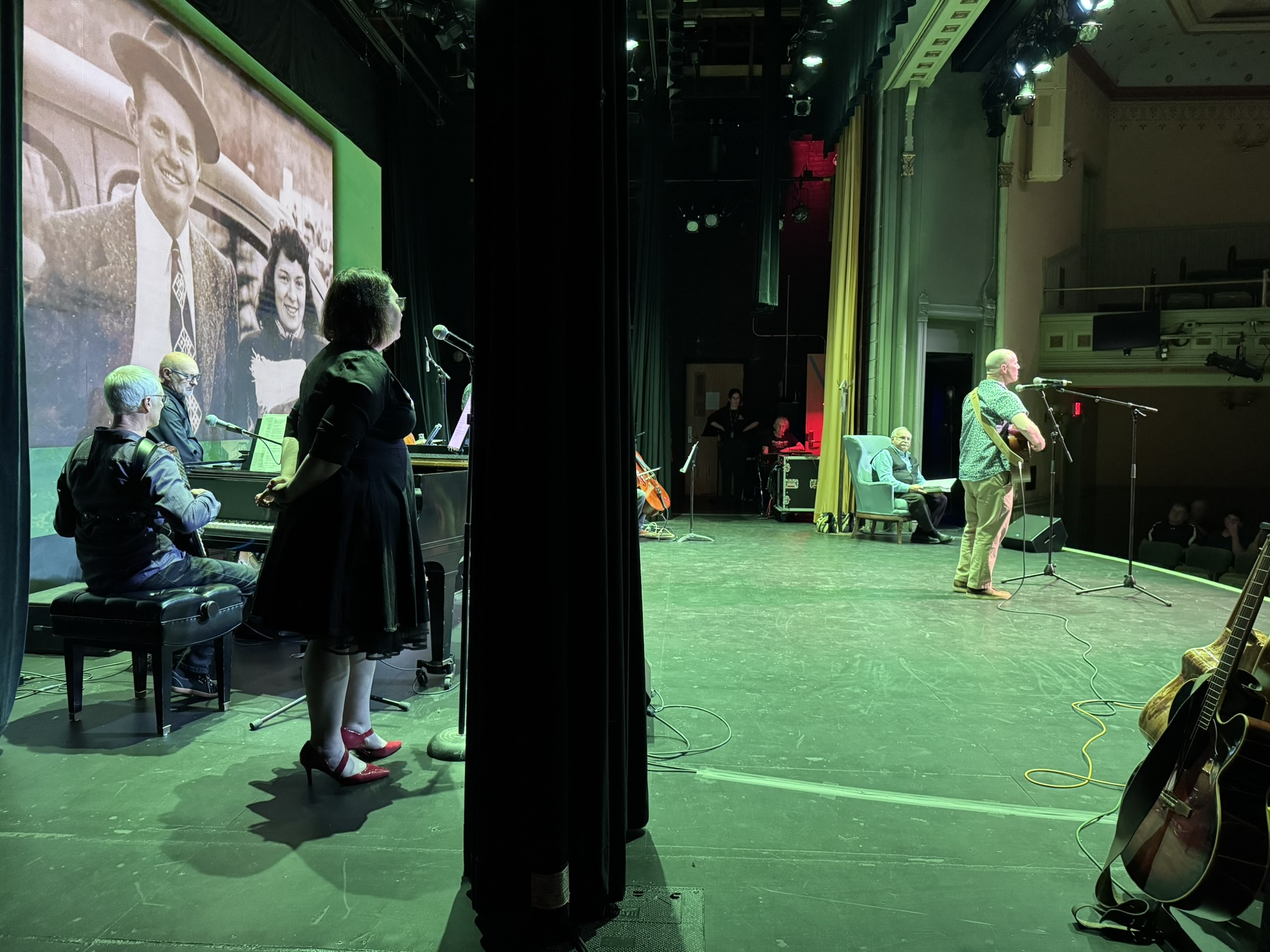 square notes stage image